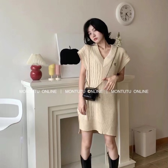 CK V-neck sleeveless sweater/sundress - Picture 2 of 5